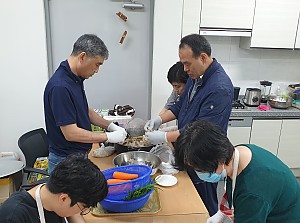 밑반찬지원사업 실시-다로기봉사회, 후원물품(빵) 전달-시민제과, 폴인브레드